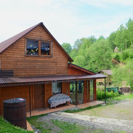 Hotel Gostynnyi Dvir U Marichky à Lazeshchyna Extérieur photo
