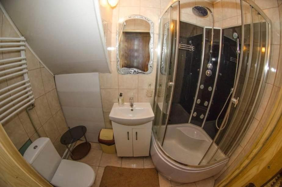 Hotel Gostynnyi Dvir U Marichky à Lazeshchyna Extérieur photo