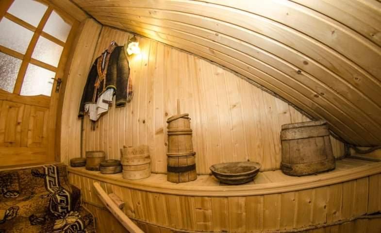 Hotel Gostynnyi Dvir U Marichky à Lazeshchyna Extérieur photo