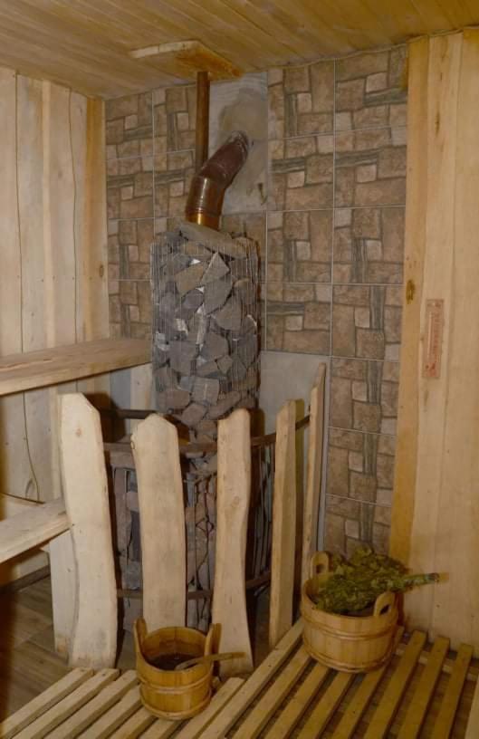 Hotel Gostynnyi Dvir U Marichky à Lazeshchyna Extérieur photo