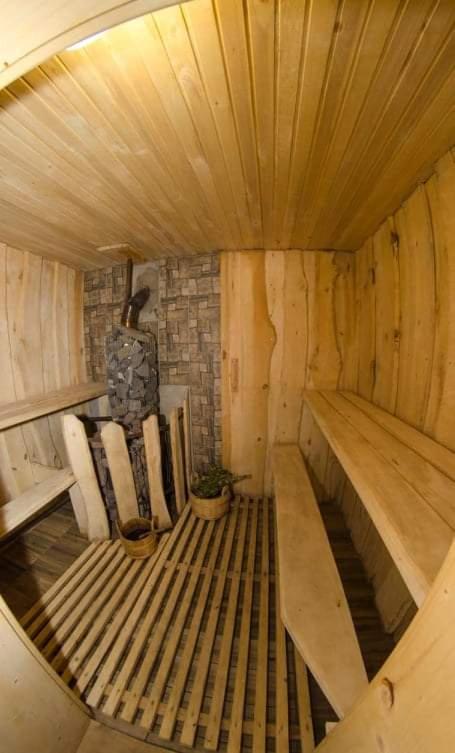 Hotel Gostynnyi Dvir U Marichky à Lazeshchyna Extérieur photo