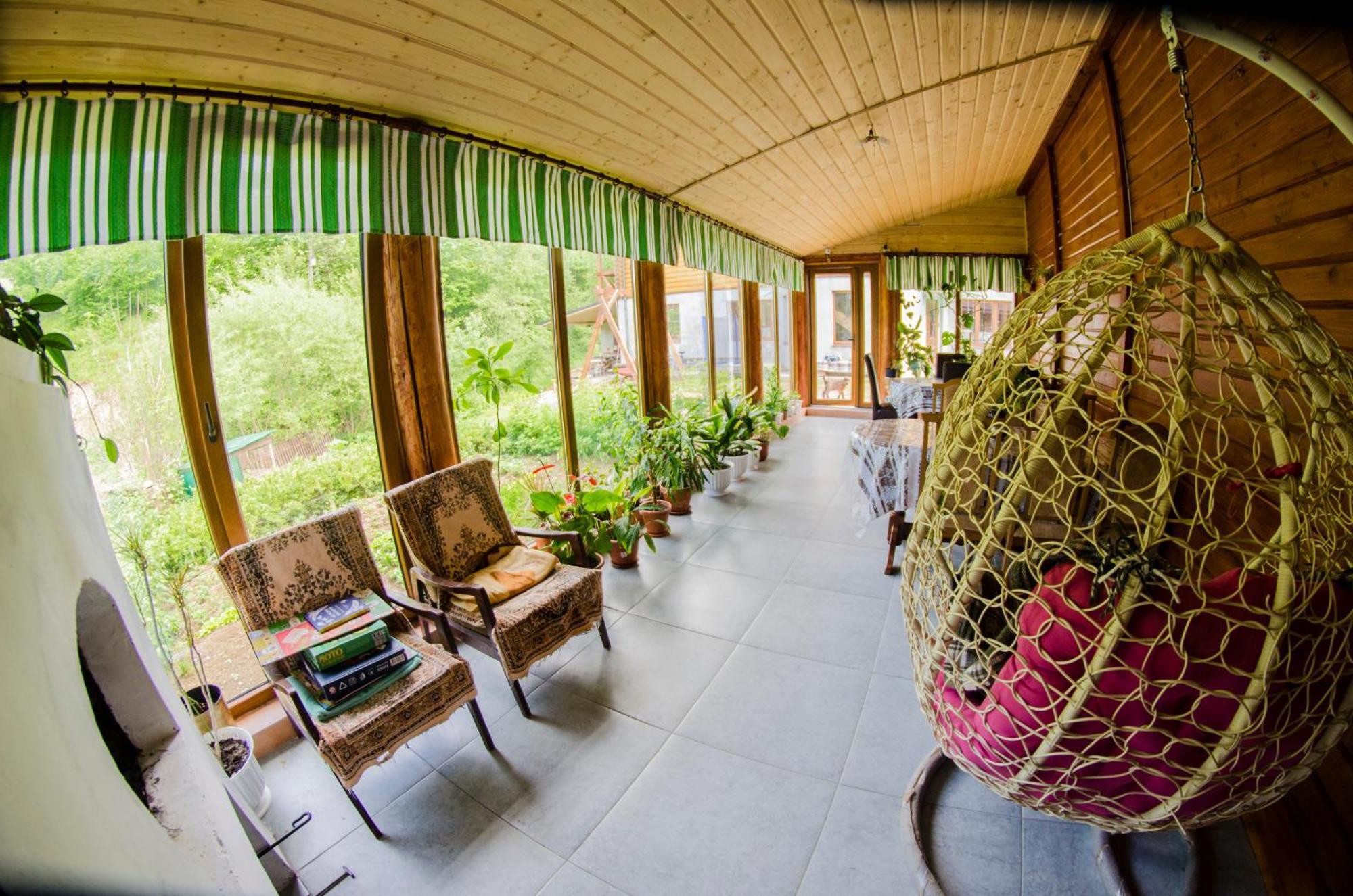 Hotel Gostynnyi Dvir U Marichky à Lazeshchyna Extérieur photo