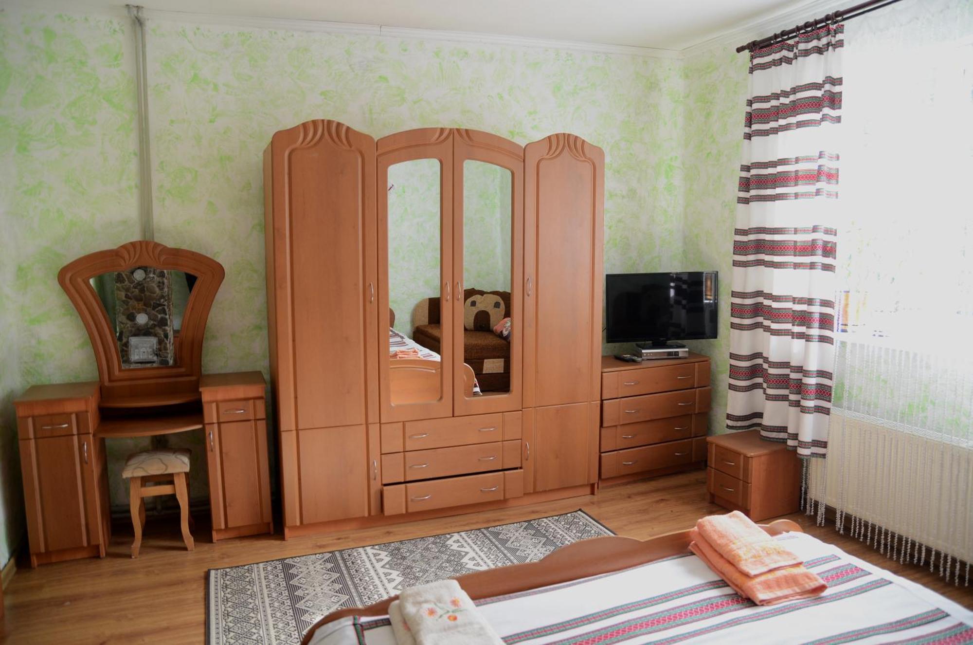 Hotel Gostynnyi Dvir U Marichky à Lazeshchyna Extérieur photo