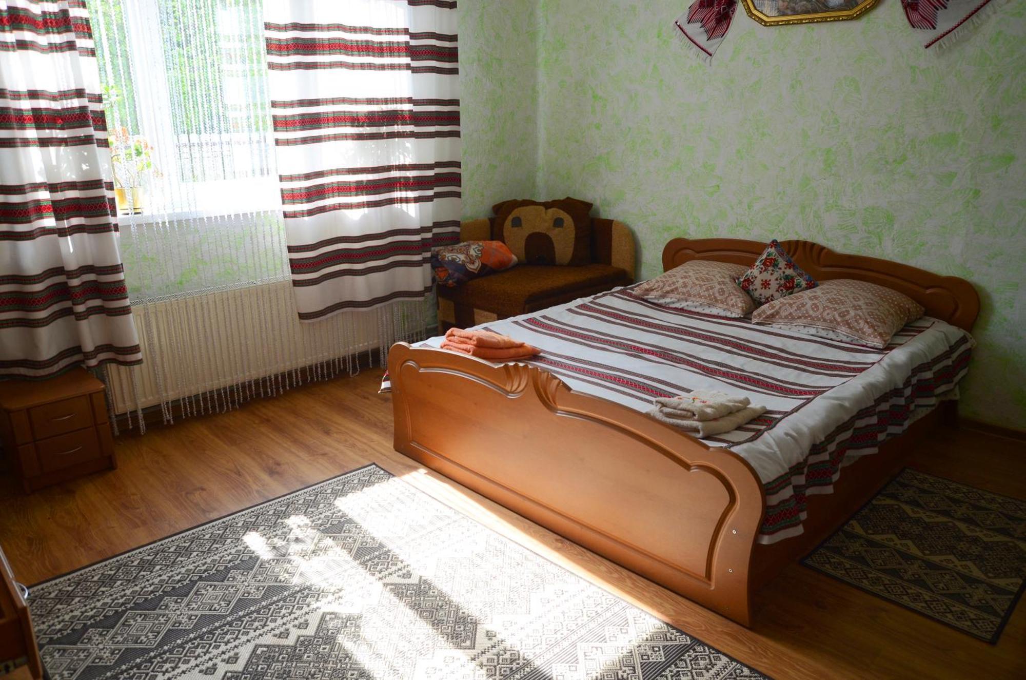 Hotel Gostynnyi Dvir U Marichky à Lazeshchyna Extérieur photo