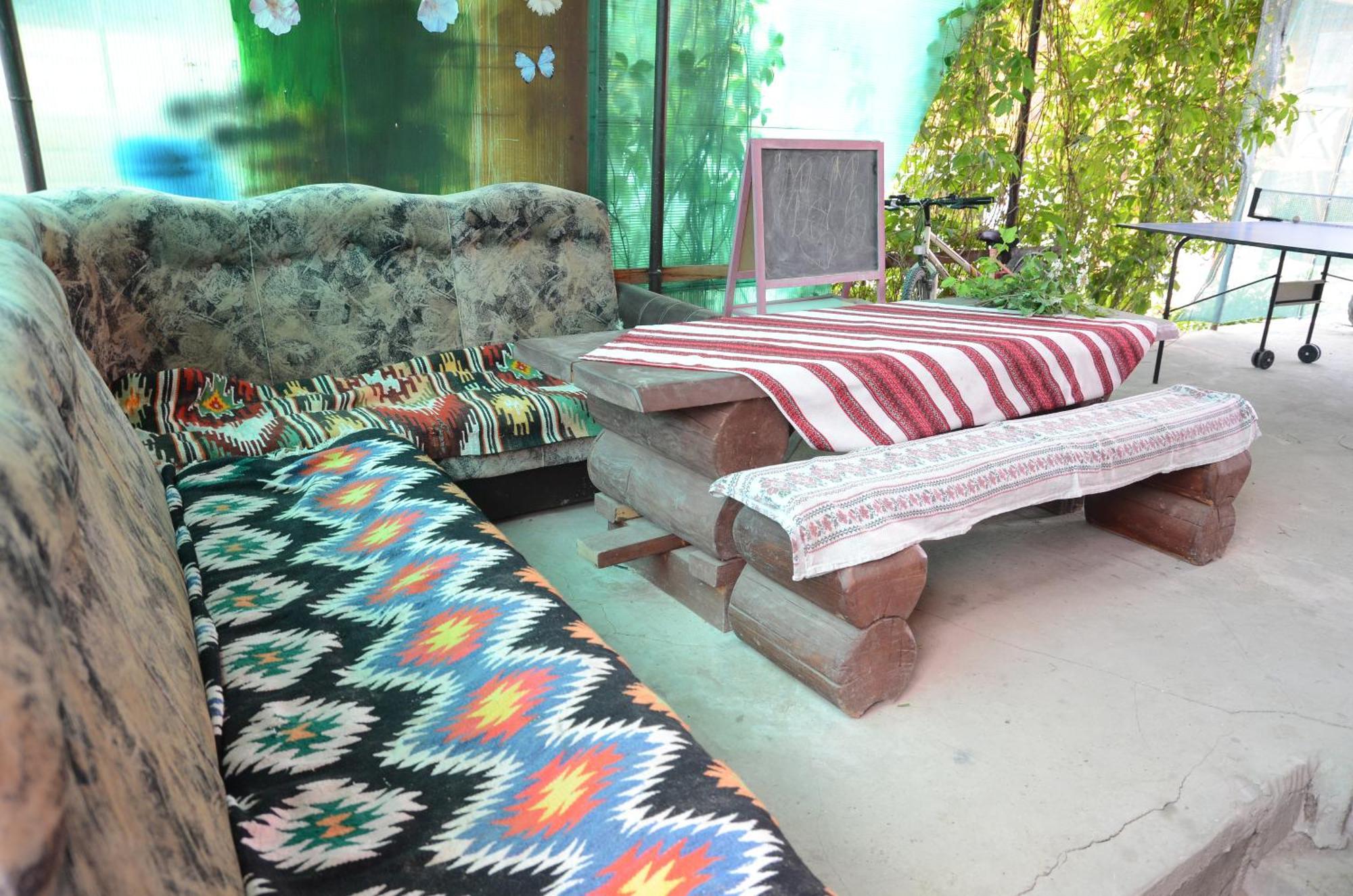 Hotel Gostynnyi Dvir U Marichky à Lazeshchyna Extérieur photo