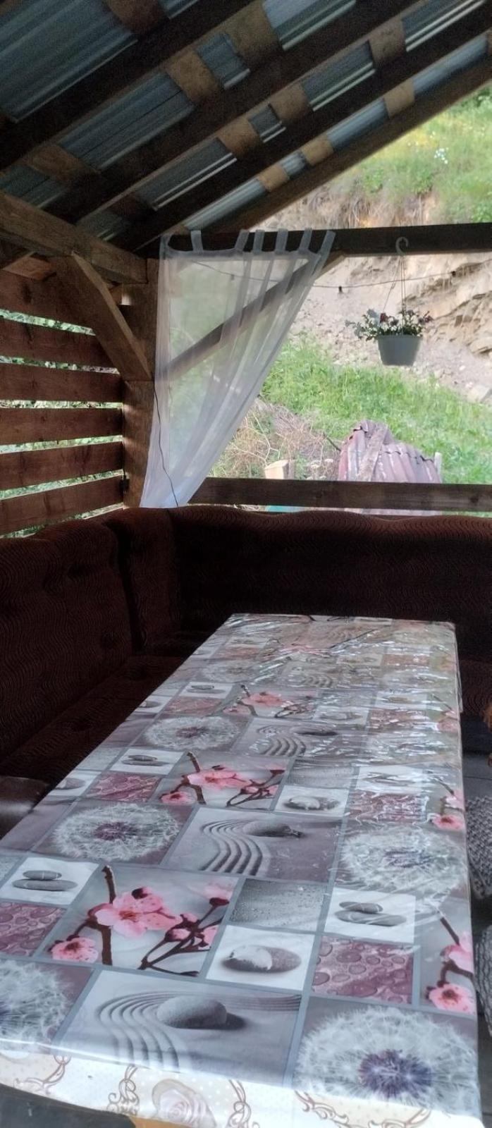 Hotel Gostynnyi Dvir U Marichky à Lazeshchyna Extérieur photo