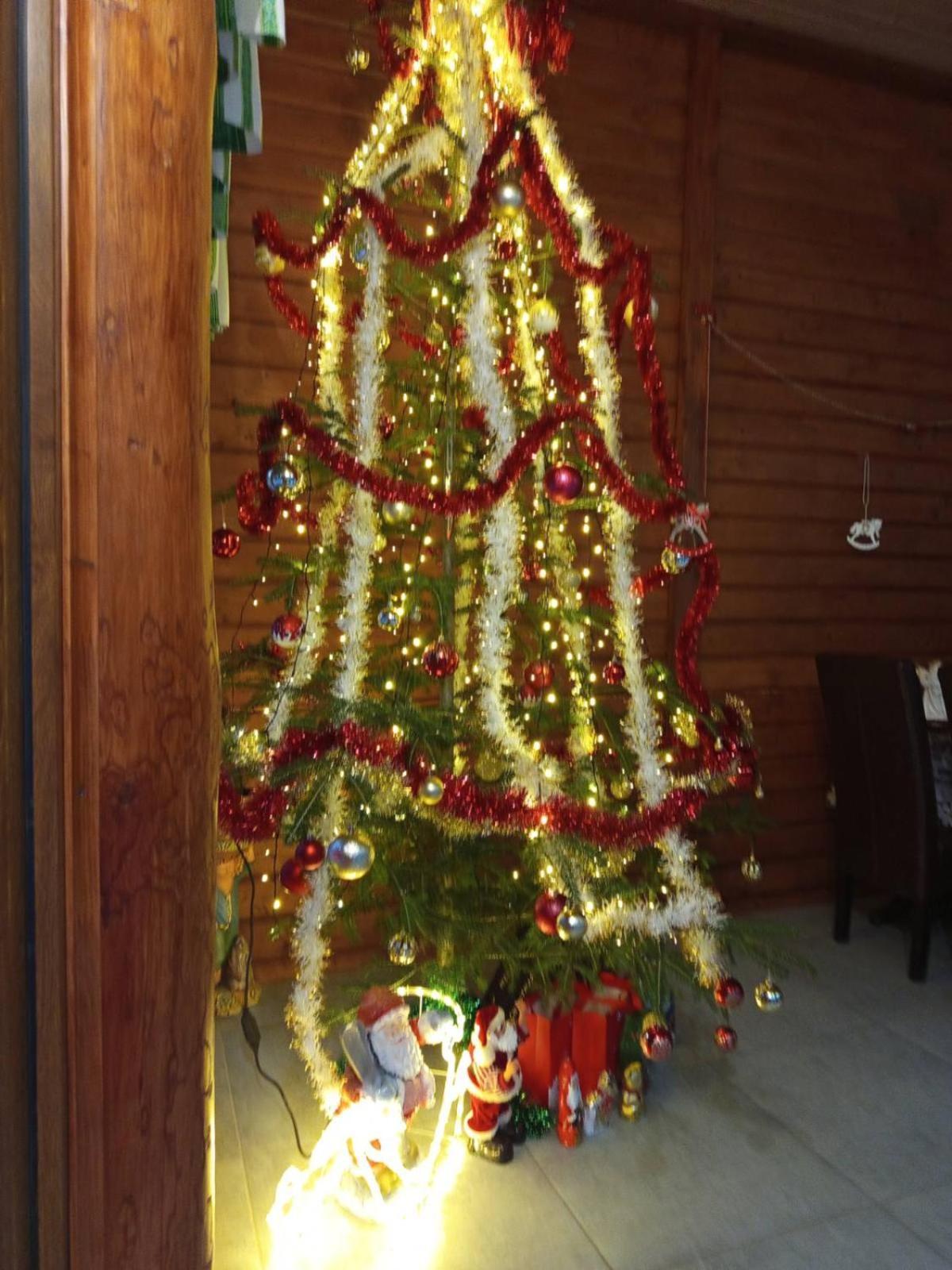 Hotel Gostynnyi Dvir U Marichky à Lazeshchyna Extérieur photo