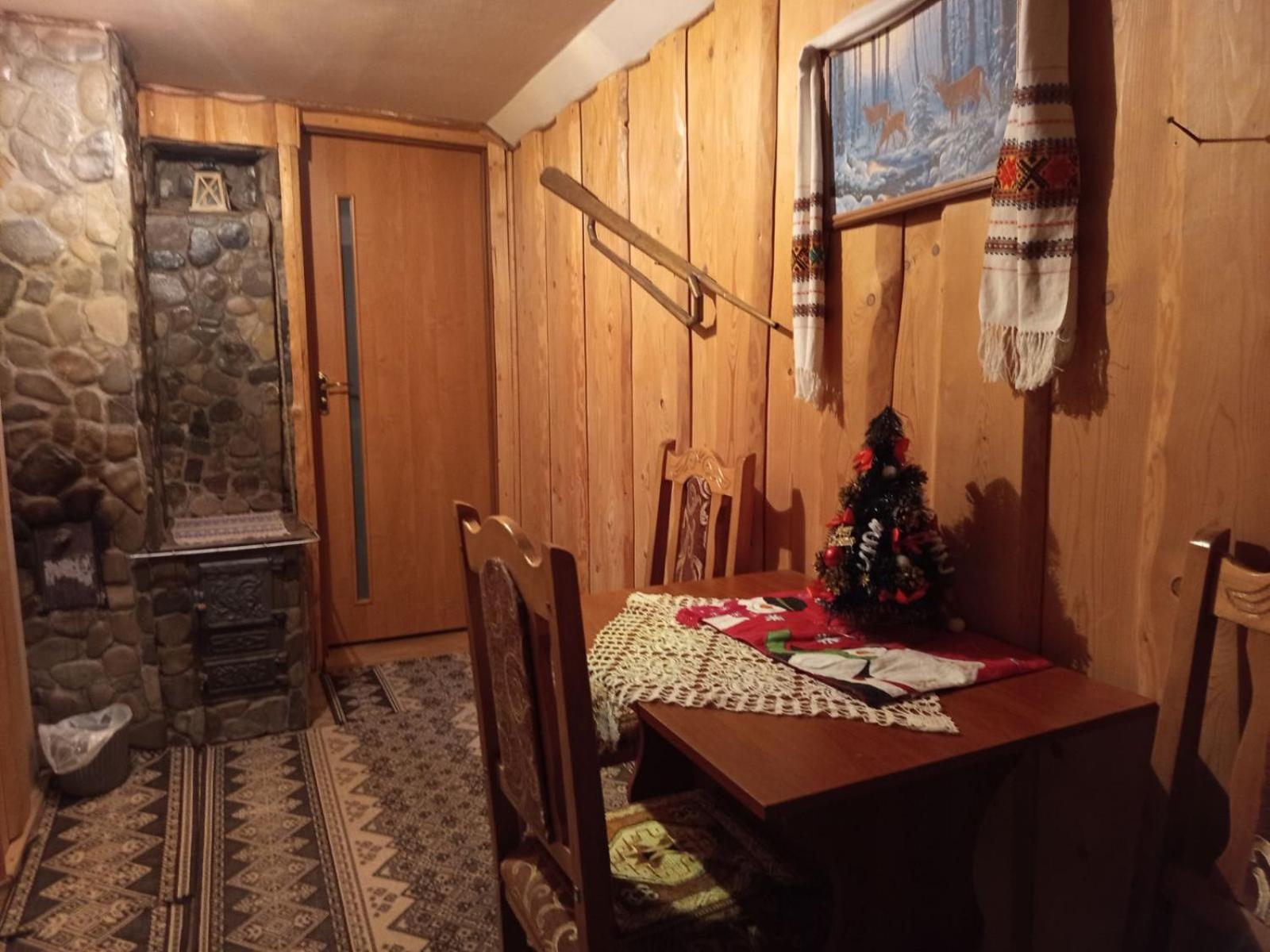 Hotel Gostynnyi Dvir U Marichky à Lazeshchyna Extérieur photo