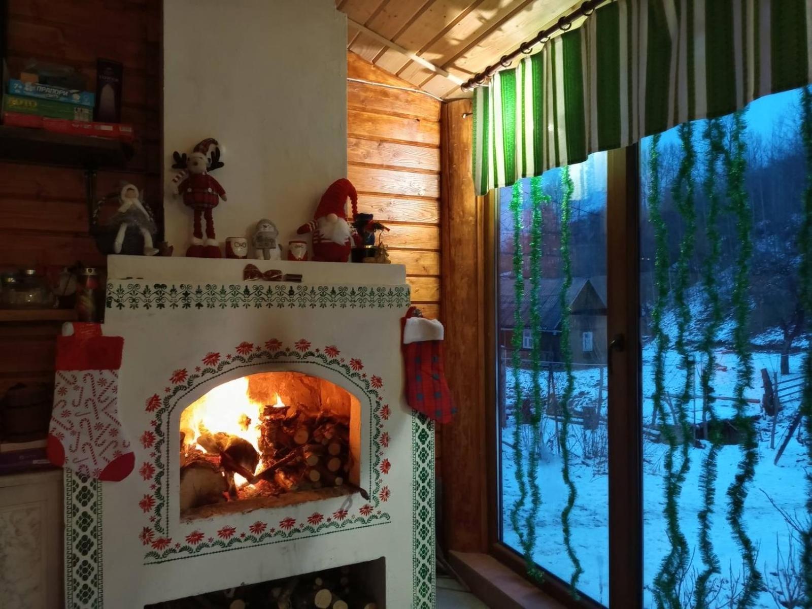 Hotel Gostynnyi Dvir U Marichky à Lazeshchyna Extérieur photo