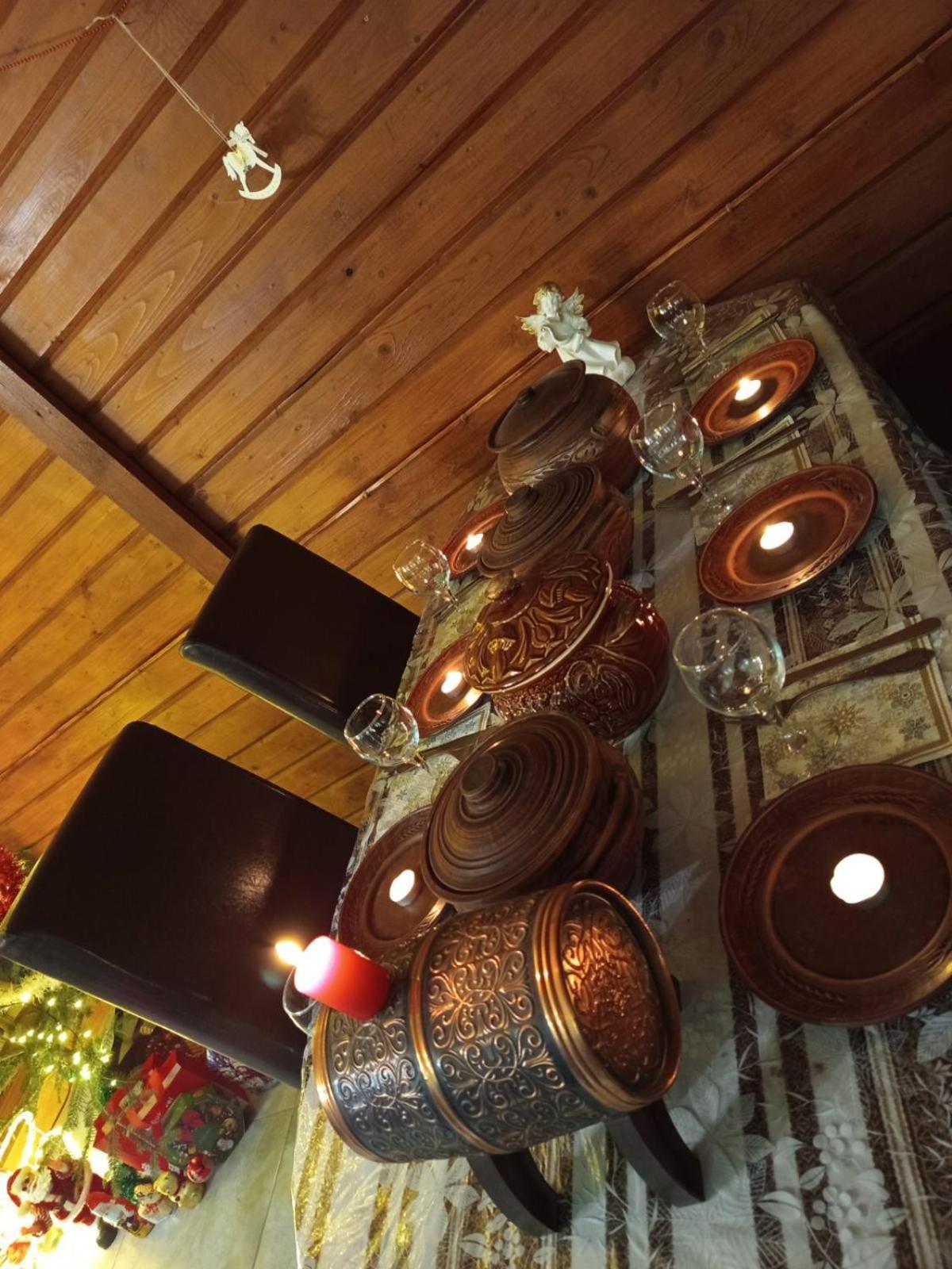 Hotel Gostynnyi Dvir U Marichky à Lazeshchyna Extérieur photo