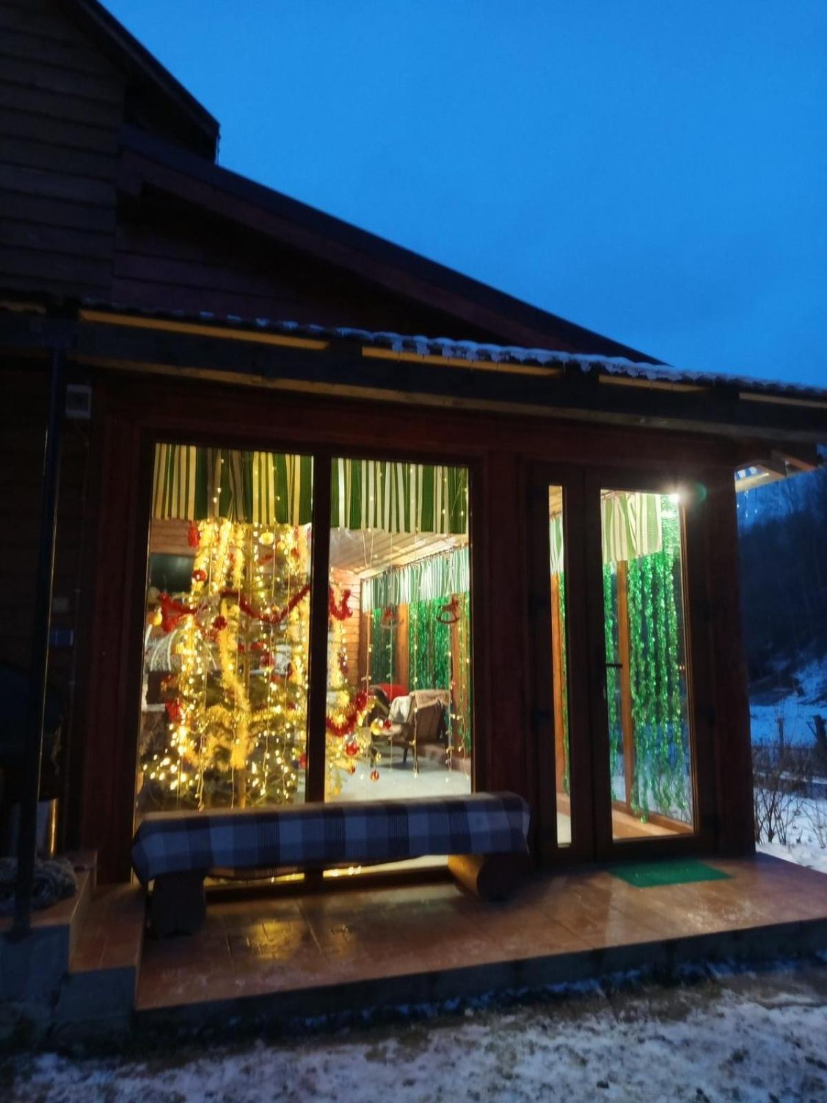 Hotel Gostynnyi Dvir U Marichky à Lazeshchyna Extérieur photo