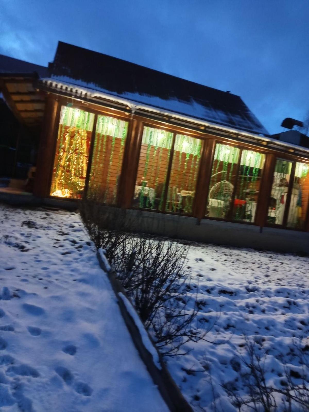 Hotel Gostynnyi Dvir U Marichky à Lazeshchyna Extérieur photo