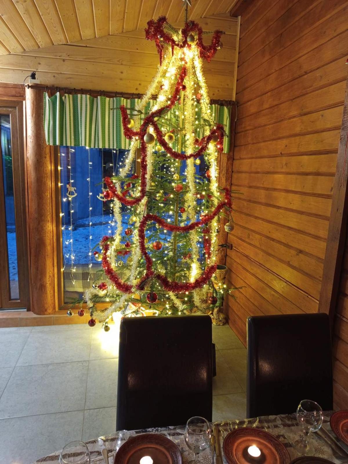 Hotel Gostynnyi Dvir U Marichky à Lazeshchyna Extérieur photo